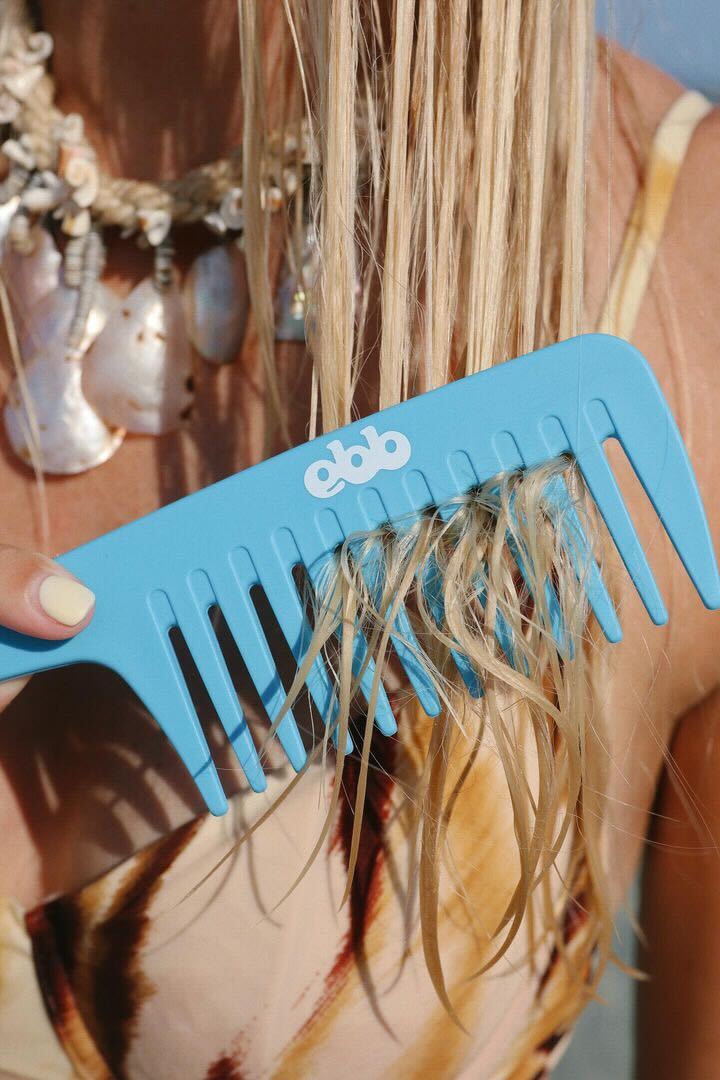 Detangling Logo Comb